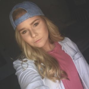 Meet your Posher, Hallie